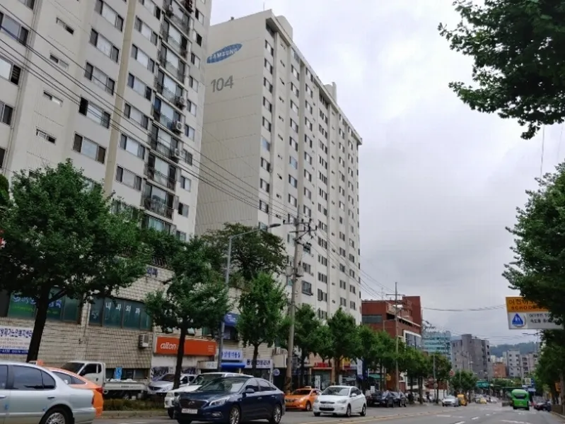 서울특별시 관악구 봉천동 1698-1 보라매삼성아파트 104동 7층 702호 외 5필지